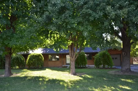 2053 S Manley Dr, Springfield, MO 65807 photo 1