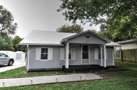 2742 W Nichols St, Springfield, MO 65802 photo 1