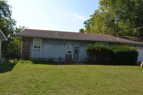 2918 E Madison St, Springfield, MO 65807 photo 1