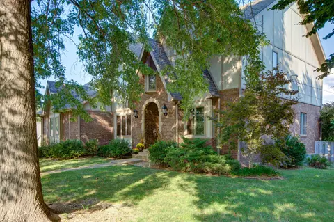 1424 S Summer Pl, Springfield, MO 65809 photo 1