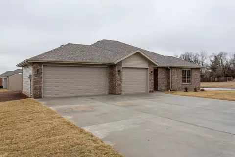 3133 N Oakland Ave, Springfield, MO 65803 photo 1