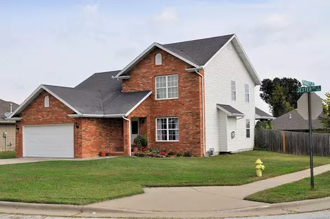 802 S Jester Ave, Springfield, MO 65802 photo 1