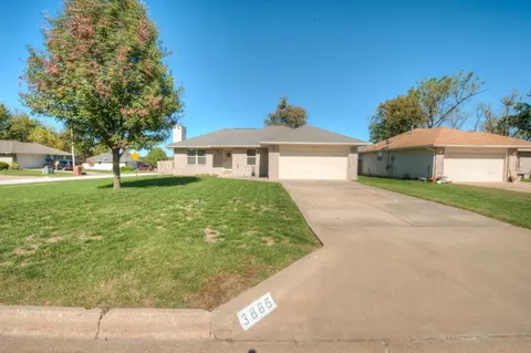 3885 W Overland St, Springfield, MO 65807 photo 1