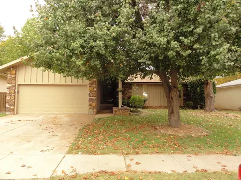 2835 Eastwood St, Springfield, MO 65804 photo 1