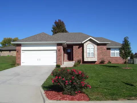 405 Southview Dr, Willard, MO 65781 photo 1