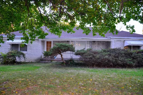 2927 N Fort Ave, Springfield, MO 65803 photo 1