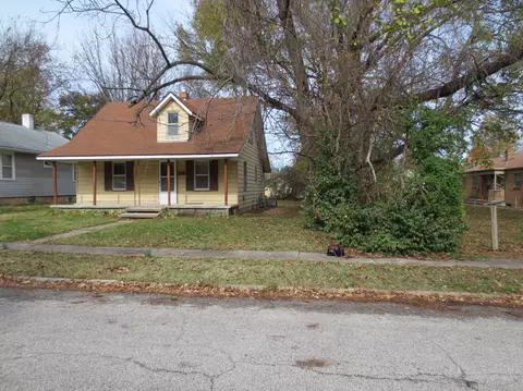 1475 E Cairo St, Springfield, MO 65802 photo 1