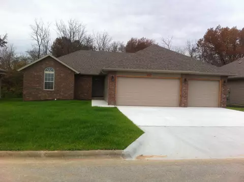1100 E Highview Dr, Ozark, MO 65721 photo 1