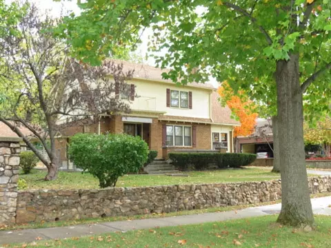 1218 S Pickwick Ave, Springfield, MO 65804 photo 1
