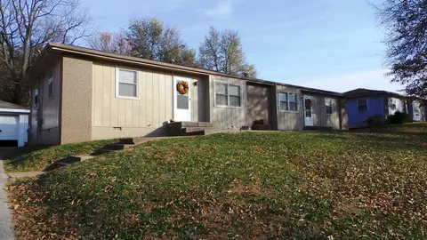 1154 S Oak Park Dr, Springfield, MO 65802 photo 1