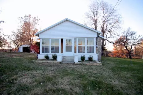 607 S 4th St, Ozark, MO 65721 photo 1