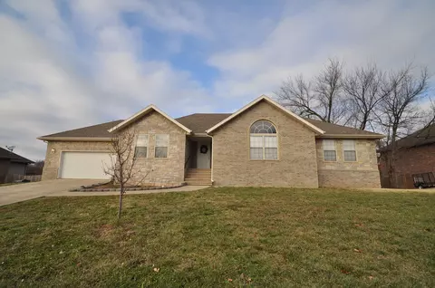 3147 W Kingsley St, Springfield, MO 65807 photo 1