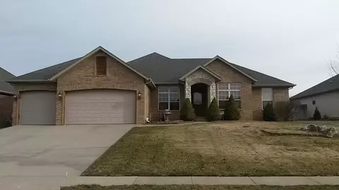 4565 E Fox Run Dr, Springfield, MO 65802 photo 1