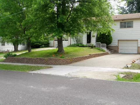 2100 N Albertha Ave, Springfield, MO 65803 photo 1