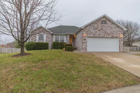 3637 E Kirkwood St, Springfield, MO 65809 photo 1