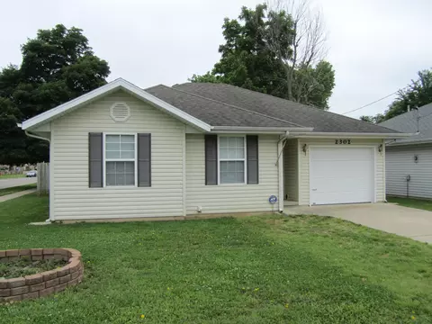 2302 W Olive St, Springfield, MO 65802 photo 1