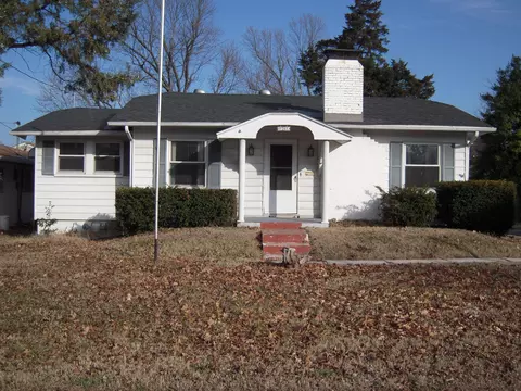 1211 E University St, Springfield, MO 65804 photo 1