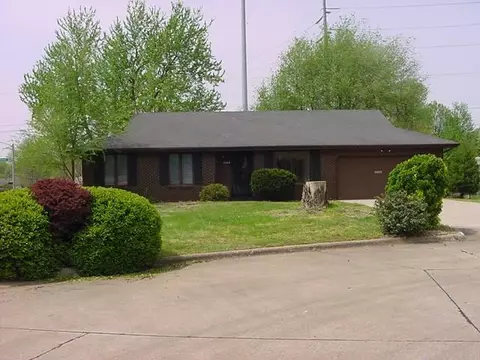 2549 S Pickwick Ave, Springfield, MO 65804 photo 1