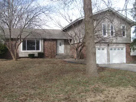 2133 E Raynell St, Springfield, MO 65804 photo 1