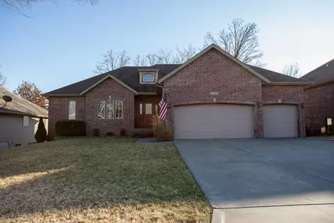 5126 E Cherry Pl, Springfield, MO 65809 photo 1