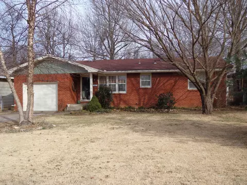 2138 S Roanoke Ave, Springfield, MO 65807 photo 1