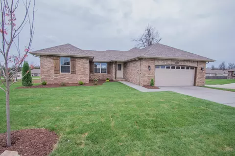 4842 W Noah St, Springfield, MO 65802 photo 1