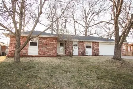 1033 S Timbercreek Ave, Springfield, MO 65802 photo 1