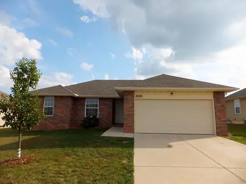 1924 E Overland Dr, Ozark, MO 65721 photo 1
