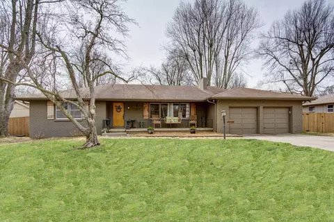 2260 E Langston St, Springfield, MO 65804 photo 1