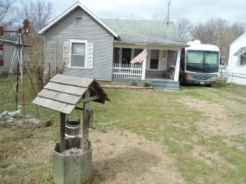 821 S Nettleton Ave, Springfield, MO 65806 photo 1