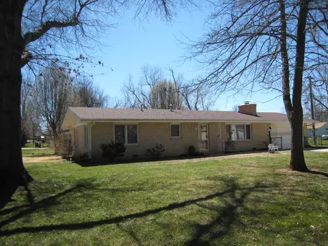 630 E Burford St, Marshfield, MO 65706 photo 1