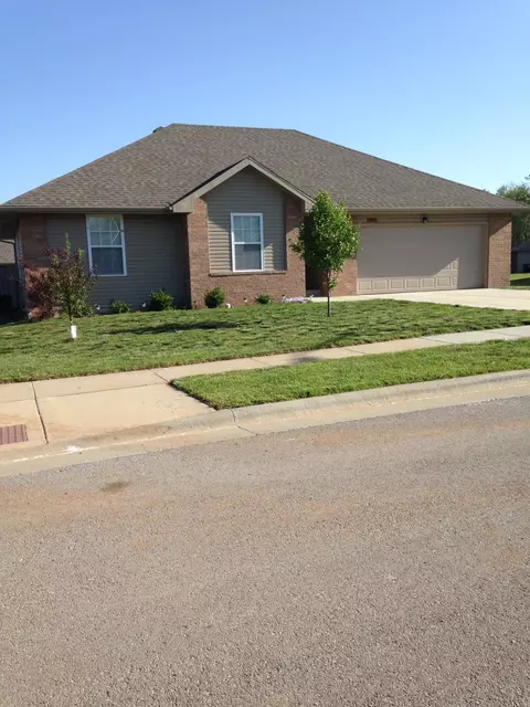5634 W Sugar Pine Dr, Springfield, MO 65802 photo 1