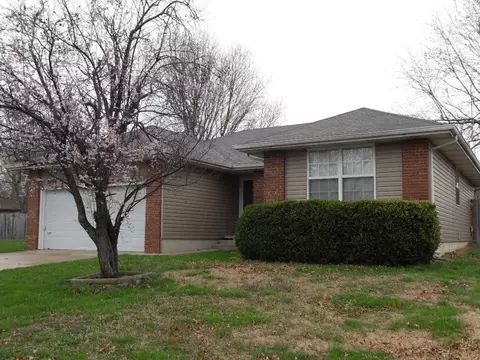 2804 W Primrose Ln, Springfield, MO 65807 photo 1