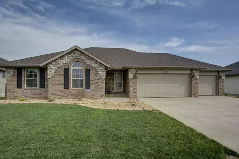 3265 W Grandview St, Springfield, MO 65803 photo 1
