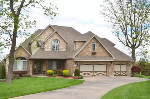 2926 W Oakhaven Ln, Springfield, MO 65810 photo 1