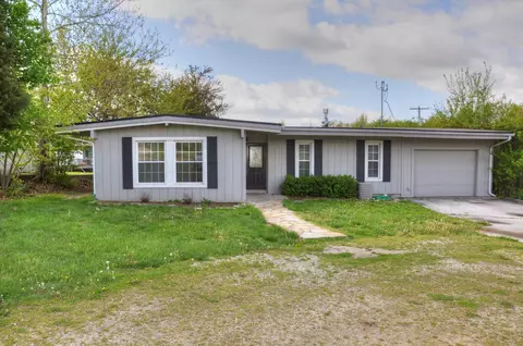 104 E Hubble Dr, Marshfield, MO 65706 photo 1