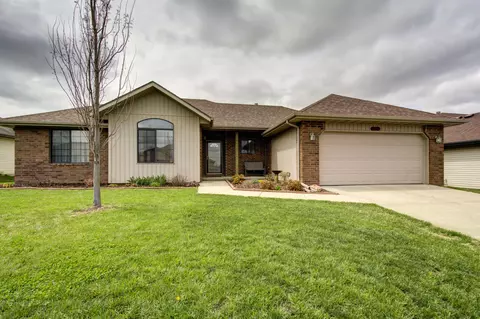 4827 S Sandy Ct, Battlefield, MO 65619 photo 1