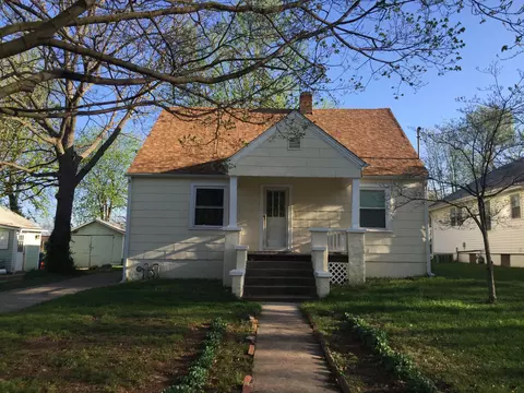 423 W Ildereen St, Springfield, MO 65807 photo 1