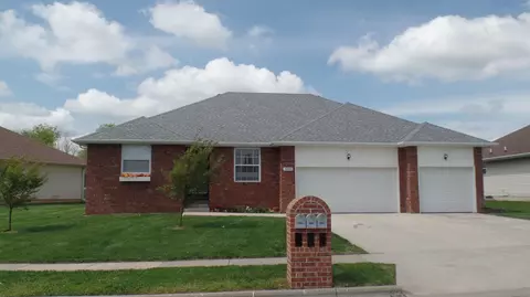5445 W Butternut Dr, Springfield, MO 65802 photo 1