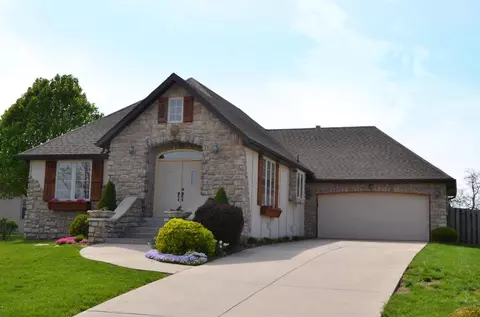 3239 N Dickerson Ave, Springfield, MO 65803 photo 1