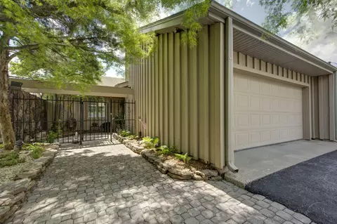3564 E Catalpa St, Springfield, MO 65809 photo 1