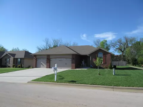 1925 W Mcclernon St, Springfield, MO 65803 photo 1