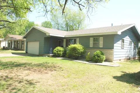 2456 S Meadowbrook Ave, Springfield, MO 65807 photo 1