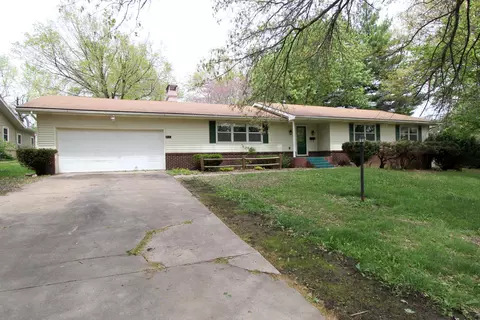 2833 E Imperial Cir, Springfield, MO 65804 photo 1