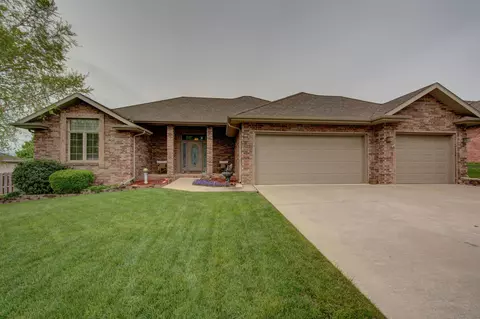 2741 S Marlborough Ave, Springfield, MO 65807 photo 1