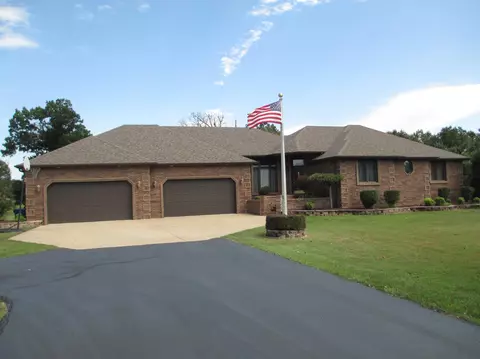 3602 N Bobolink Dr, Ozark, MO 65721 photo 1