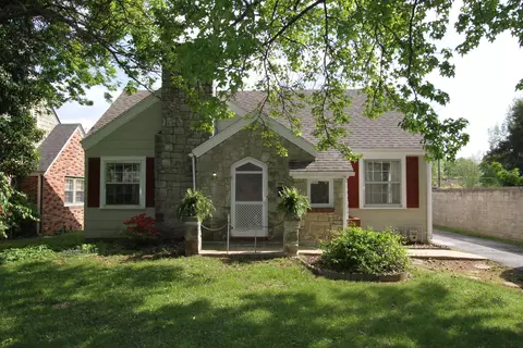 1318 E Stanford St, Springfield, MO 65804 photo 1