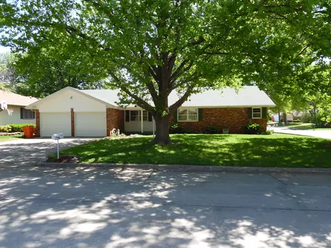 3364 S Winton Pl, Springfield, MO 65804 photo 1