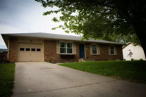 201 E Deanna Ln, Nixa, MO 65714 photo 1