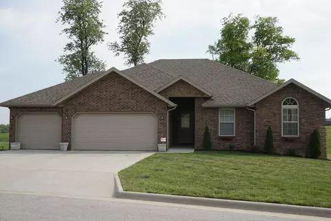 5244 E Pacific St, Springfield, MO 65802 photo 1